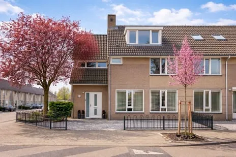 Hoekwoning te koop: de Lentenier 1, Hoge Akkers Valkenswaard