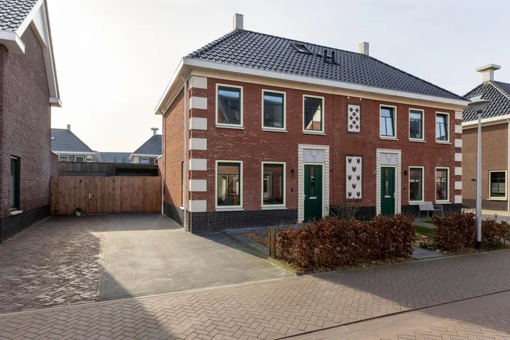 Twee-onder-één-kap te koop: De Ljurk 8, De Klamp Leeuwarden