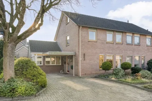 Twee-onder-één-kap te koop: De Made 1, Beilen