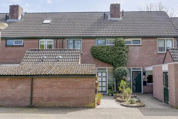 Tussenwoning te koop: de Meibree 8, Hartkamp Raalte