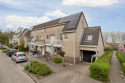 Hoekwoning te koop: De Nevelhorststraat 32, Landgoederenbuurt Zuid en West Almere