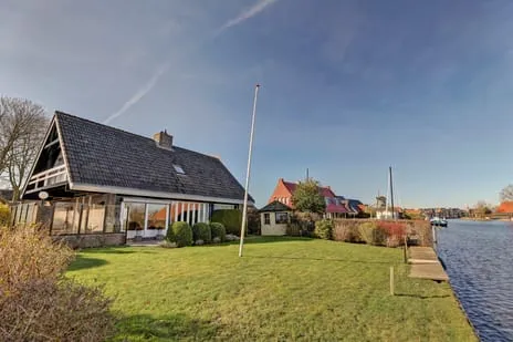 Vrijstaande woning te koop: De Poel 13, Woudsend Woudsend