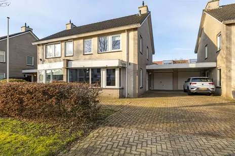 Tussenwoning te koop: De Rijd 10, Zuiderburen Leeuwarden