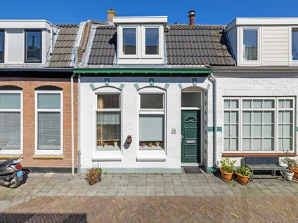 Tussenwoning te koop: De Ruijterstraat 29, Van Galenbuurt Den Helder