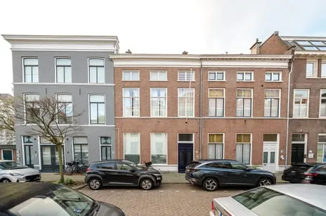 Tussenwoning te koop: De Ruijterstraat 68, Zeeheldenkwartier 'S-Gravenhage