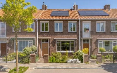 Tussenwoning te koop: De Ruyterstraat 51, Middelburg