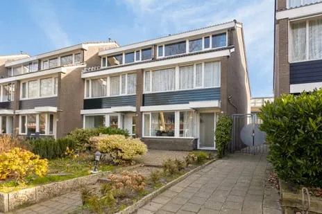 Hoekwoning te koop: de Ruyterweg 84, Leeuwarden
