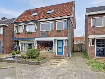 Twee-onder-één-kap te koop: De Savornin Lohmanstraat 23, Franse Gat Veenendaal