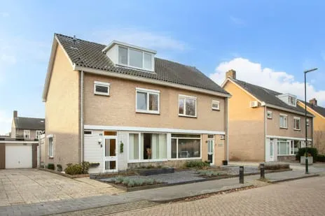 Twee-onder-één-kap te koop: De Sitterlaan 48, Zonderwijk Veldhoven