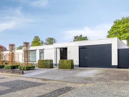 Twee-onder-één-kap te koop: De Smeelen 6, Budel Budel