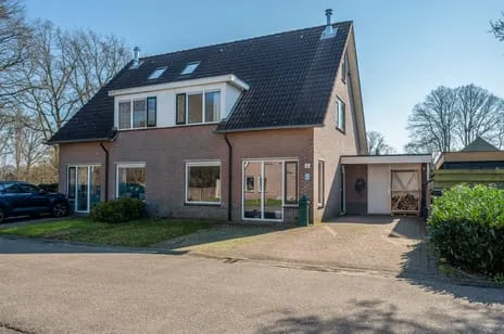 Twee-onder-één-kap te koop: De Snikke 6, 't Haantje 'T Haantje
