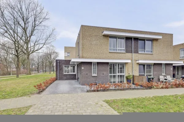 Hoekwoning te koop: De Stag 130, De Boeg Dronten