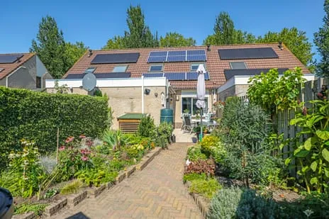 Tussenwoning te koop: De Veldse Hofstede 96, Rieshout Zetten