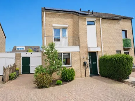 Tussenwoning te koop: De Veluwse Snees 4, De Landmaten Dronten