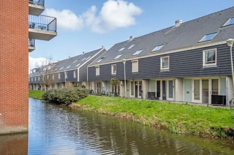 Tussenwoning te koop: De Vroomedijk 26, Waterbuurt 'S-Gravenhage