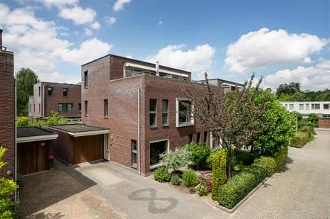 Twee-onder-één-kap te koop: de Weeren 8, Bilgaard Leeuwarden