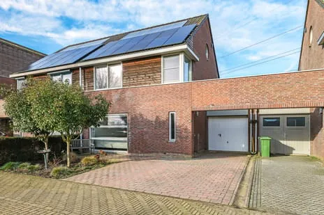 Tussenwoning te koop: De Wettering 8, Rieshout Zetten