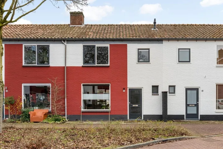 Tussenwoning te koop: de Wieken 24, Raalte