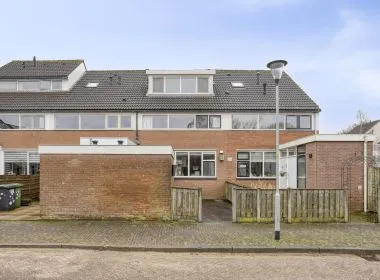 Tussenwoning te koop: De Wijzend 130, De Watering Oosthuizen