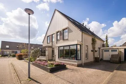 Tussenwoning te koop: De Wring 4, Voorstik Hoogkarspel