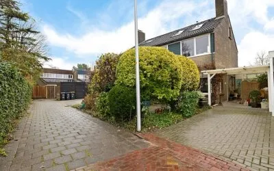 Tussenwoning te koop: De Wulp 50, Wolfsbos Hoogeveen