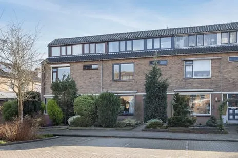 Tussenwoning te koop: De Zeeg 54, Centrum Oost Barendrecht