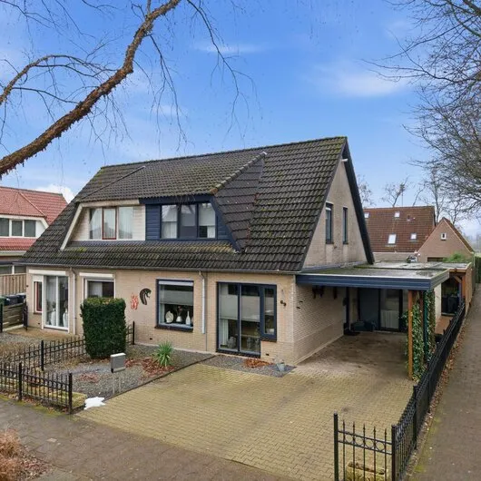 Twee-onder-één-kap te koop: De Zwaai 69, Zwartemeer-Centrum Zwartemeer