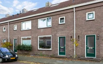 Tussenwoning te koop: Debussylaan 38, Componistenkwartier Apeldoorn