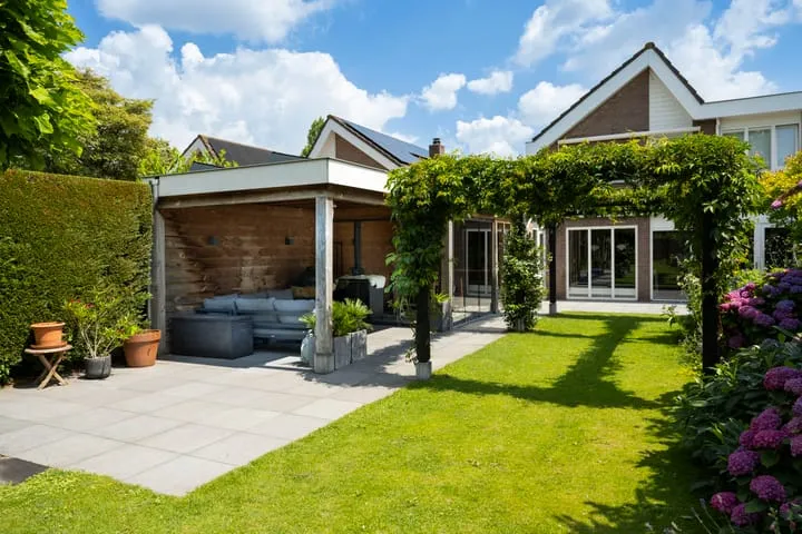 Tussenwoning te koop: Debussystraat 51, Zanddonk Waalwijk