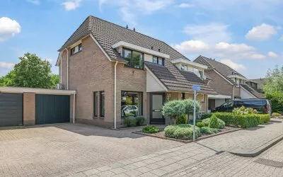 Tussenwoning te koop: Deellaan 33, Het Hoog Bemmel