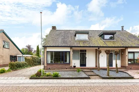 Twee-onder-één-kap te koop: Dekamalaan 9, Stadsfenne Sneek