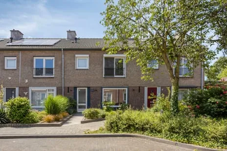 Tussenwoning te koop: Deken Jaspersstraat 101, Helden-centrum Helden