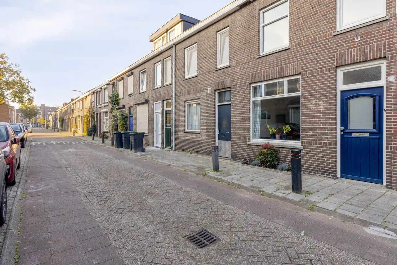Tussenwoning te koop: Deken Sandersstraat 7, Tilburg