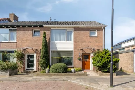 Hoekwoning te koop: Dekkerstraat 42, Oostertuinen Beverwijk