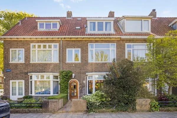 Terraced house for sale: Delftlaan 197, Bomenbuurt-west Haarlem