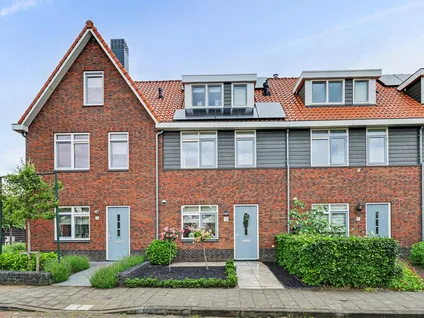 Tussenwoning te koop: Deltastraat 1A, Nieuwerkerk Nieuwerkerk