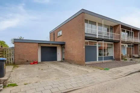 Twee-onder-één-kap te koop: Deltastraat 5, Kattendijke Kattendijke