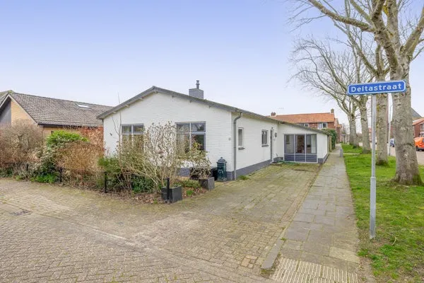 Vrijstaande woning te koop: Deltastraat 5, Scharendijke