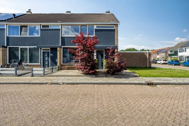 Corner house for sale: Deltastraat 92, Emmeloord-Espelervaart-Rivierenbuurt Emmeloord