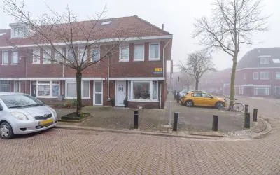 Woning te koop: Den Brielstraat 1, Geuzenwijk Utrecht