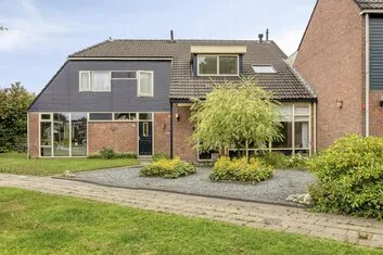 Tussenwoning te koop: den Dam 14, Roden