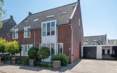 Tussenwoning te koop: den Hoge Hurk 13, Schutsboom Helmond