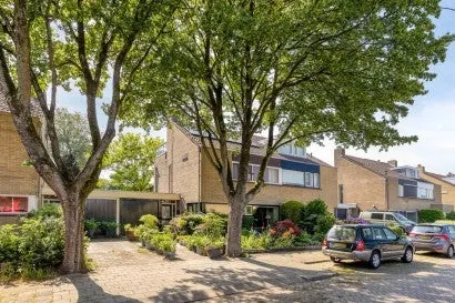 Tussenwoning te koop: Den Tollstraat 42, Koudekerk aan den Rijn-Zuid Koudekerk Aan Den Rijn