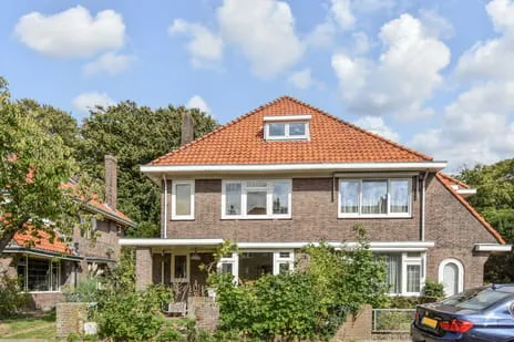 Twee-onder-één-kap te koop: Den Burghstraat 27, Voorburg West zuid Voorburg