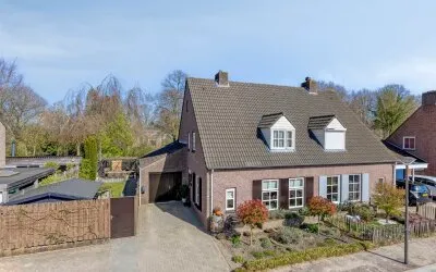 Twee-onder-één-kap te koop: Den Heuvel 14, Knegsel-kom Knegsel