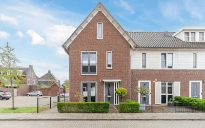 Hoekwoning te koop: Den Oven 1, Geffen Geffen