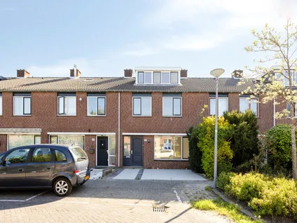 Tussenwoning te koop: Dennekruid 212, Ommoord Rotterdam
