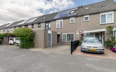 Tussenwoning te koop: Dennenbroek 45, Kesteren Breda