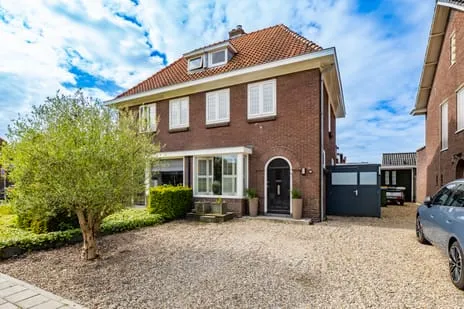 Twee-onder-één-kap te koop: Dennenlaan 22, Gezonken Hoek Veenendaal