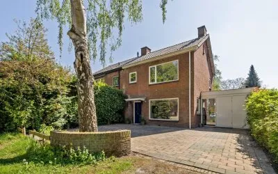 Tussenwoning te koop: Dennenlaan 31, Hollandsche Rading Kern Hollandsche Rading